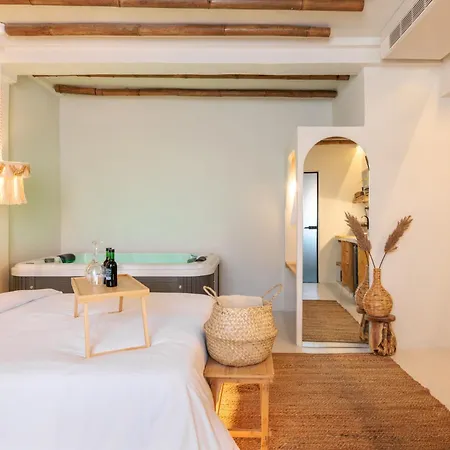 Unique Room-jacuzzi And Balcony