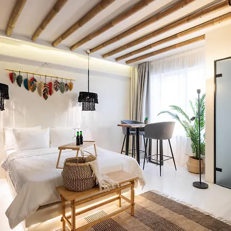 דירה Unique Room-jacuzzi And Balcony