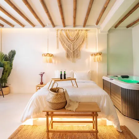 Apartament Unique Room-jacuzzi And Balcony Salonic