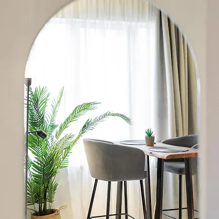 Unique Room-jacuzzi And Balcony