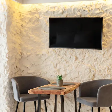 Apartament Unique Room-jacuzzi And Balcony Salonic