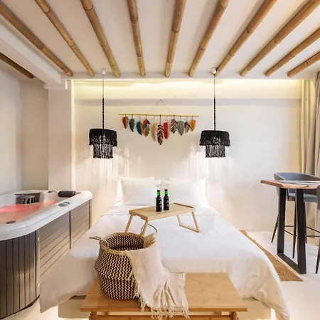 Unique Room-jacuzzi And Balcony * Salonic