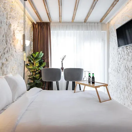 Unique Room-jacuzzi And Balcony *